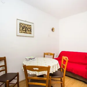Apartament Dragica, Jurandvor